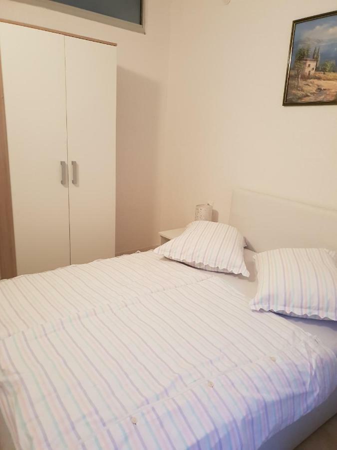 Apartman Ivana Grizane-Belgrad Bagian luar foto